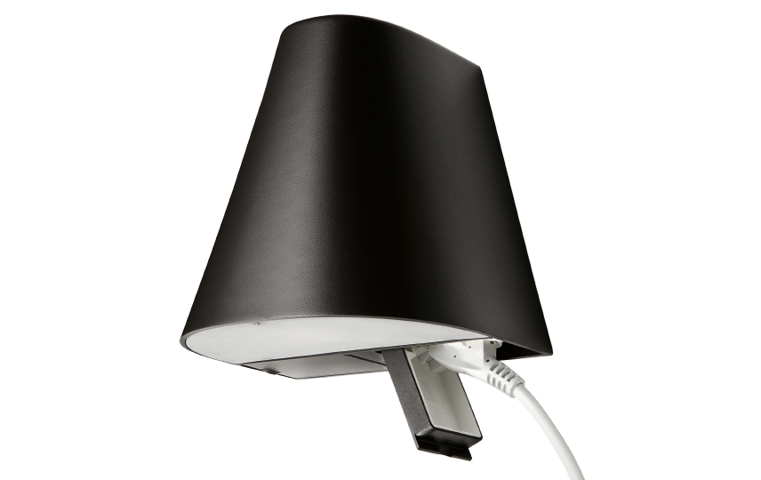 Spike Black Uplight w/ outlet 930lm 3000K Ra>80 Trailing edge dimming